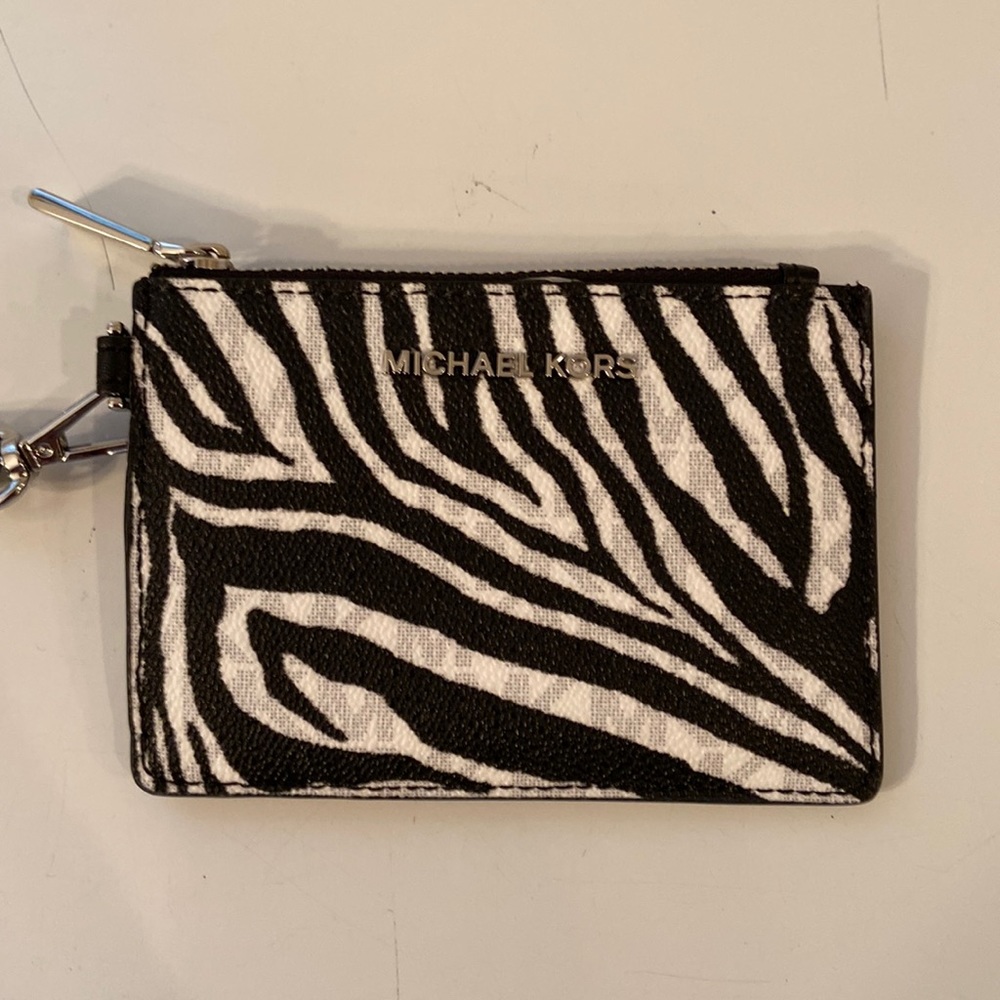 Small coin wallet/wristlet